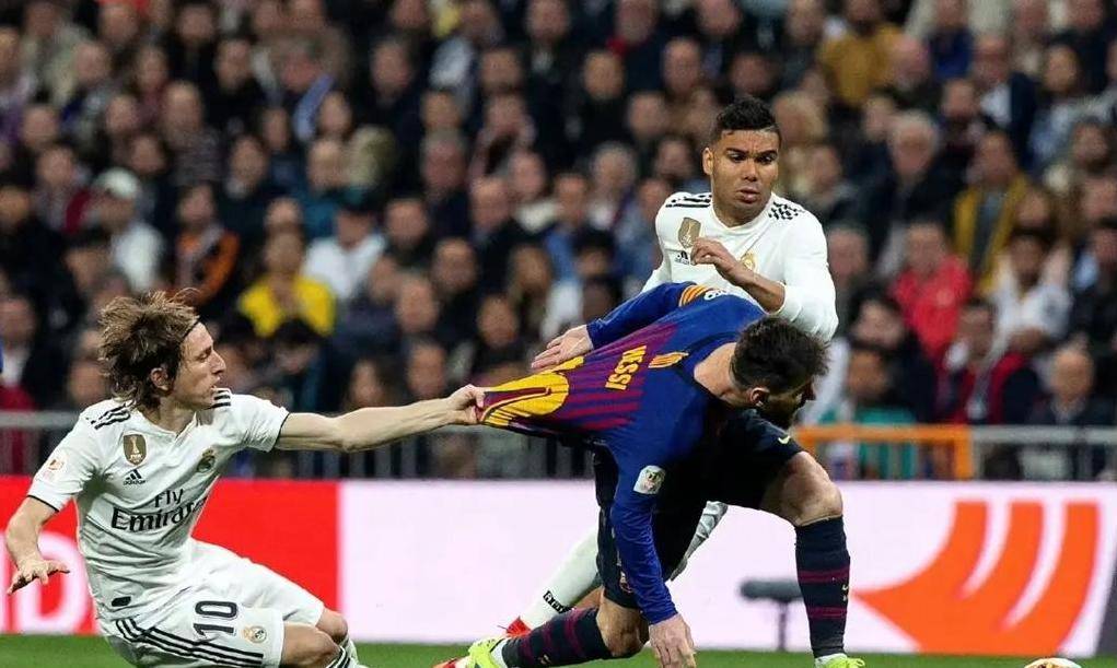 足球赛赛场上的 足球赛赛场上的